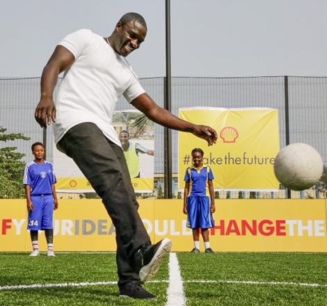 Akon joined Nigerian student football teams 2