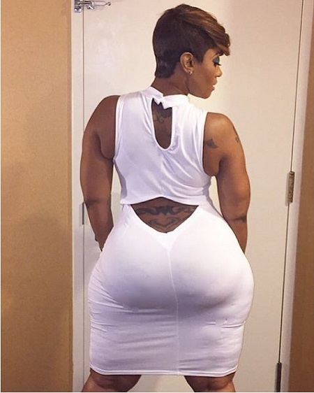 Ikebe Super Curvy Lady With Mind Boggling Bum Takes A