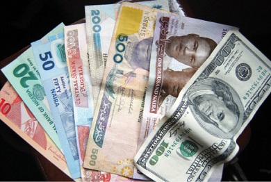 Naira Falls Yet Again Against the Dollar, Pound Sterling