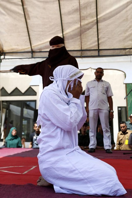 Muslim Woman Flogged in Public for Having S*x Outside Marriage (Photos)