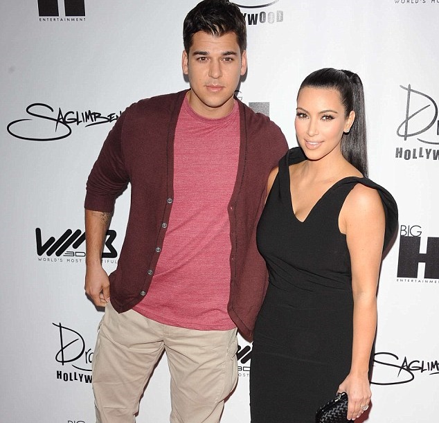 Pregnant Kim Kardashian Gets Cure For Morning Sickness From Brother Rob(01)