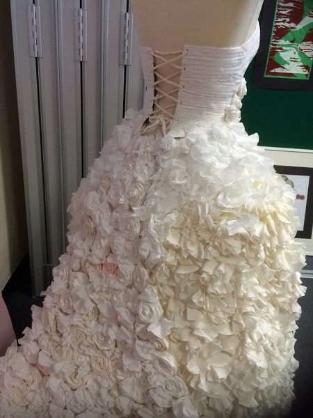 Wonders! You Won't Believe that This Amazing Wedding Dress Was Made ...