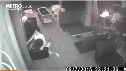 Omg See Waitress Caught On Cctv Seriously Bonking A Customer After