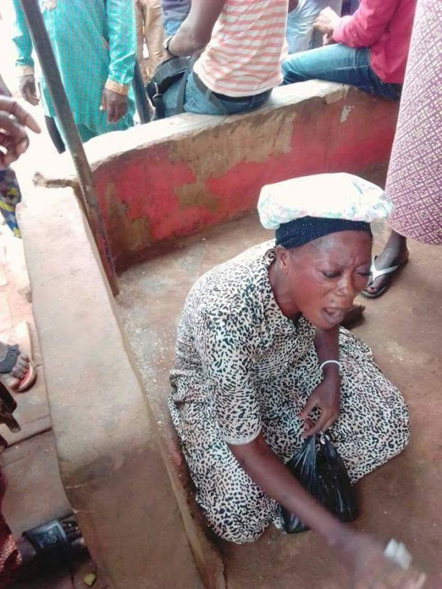 Female Kidnapper Stripped And Beaten To A Pulp After 