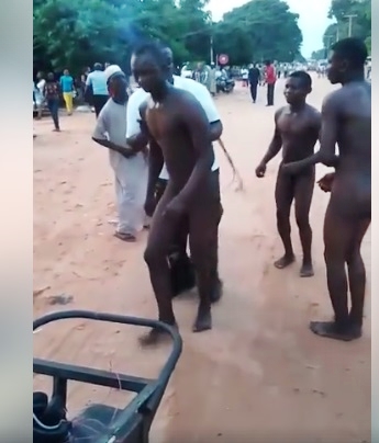 See What Young Men Did As Two Slay Queen Strip Naked, Fight Publicly In Lag...