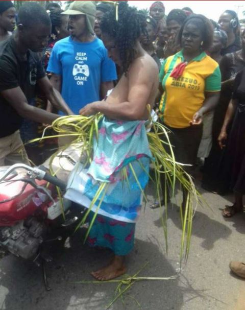 Lady Accused Of Witchcraft, Stripped, Flogged & Paraded 