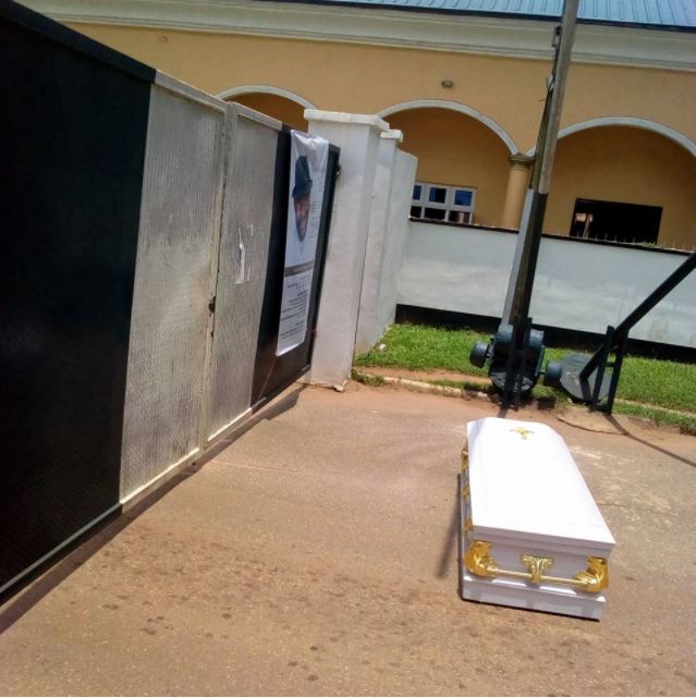 Corpse Of Pastor Killed By Herdsmen Dumped At Edo Government House (Photos)