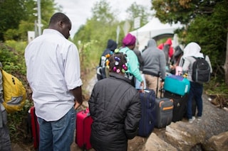 How Nigerians Are Walking Into Canada In Droves From U.S. Seeking Asylum - Washington Post 