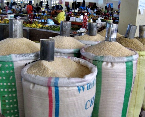 [Image: bags-of-rice-being-sold-1.jpg]