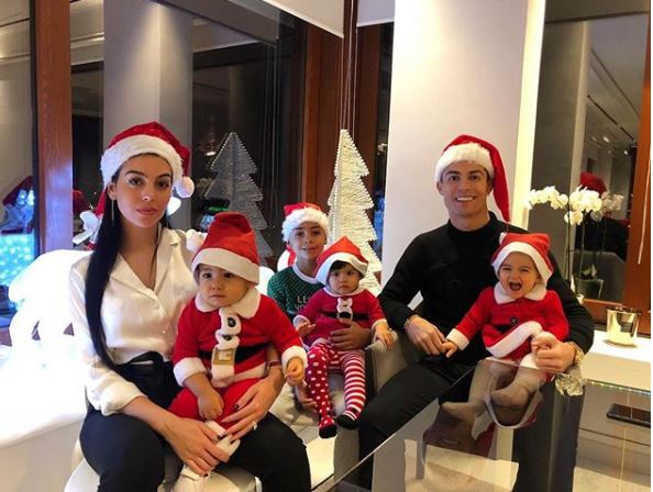 Cristiano Ronaldo And His Family Release Beautiful Christmas Photo
