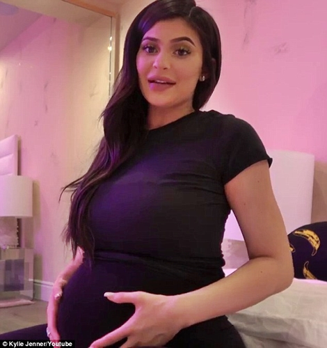 Kardashian Star, Kylie Jenner Announces The Birth Of Her Babygirl With Rapper, Travis Scott (Photos)
