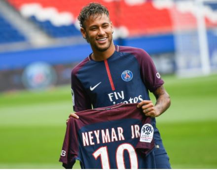 Manchester United to Make Record-breaking Move for Neymar