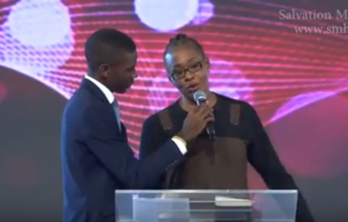 Kemi Olunloyo Repents, Testifies And Reconciles With Pastor Ibiyiomie At Port Harcourt Church (Watch)