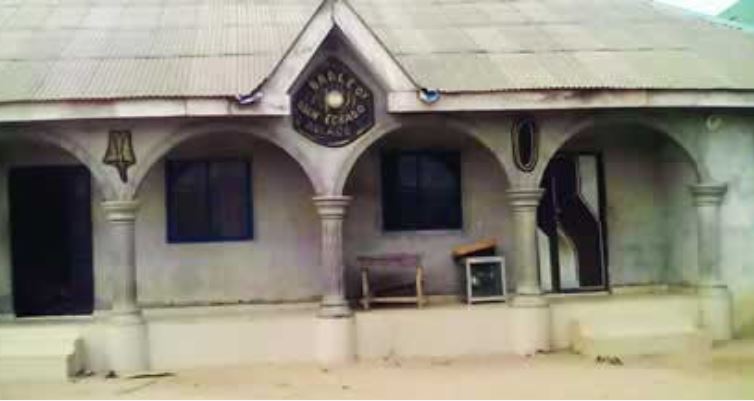 Shock As Man Gets Beaten To Death Inside The Palace Of Lagos Traditional Ruler Over Motorcycle