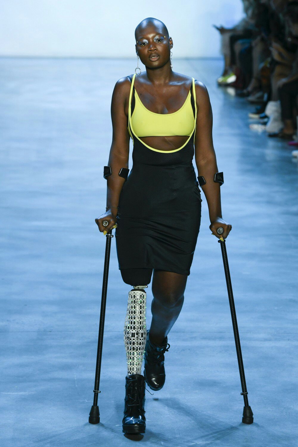 Meet 28-Year Old Amputee Model With One Leg Who Walked The Runway At NYFW  (Photos)