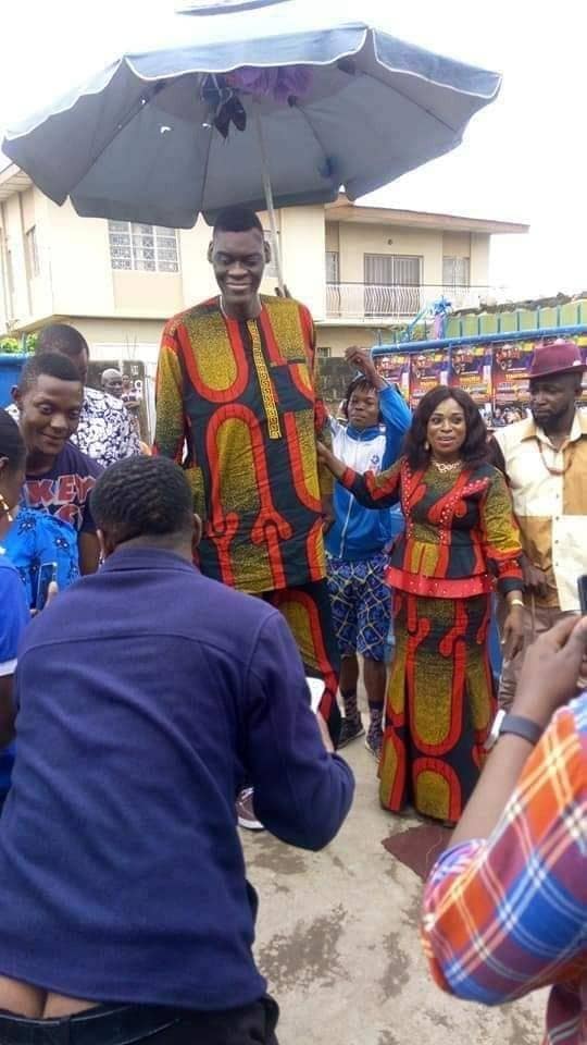 Nigeria's Tallest Man Denies Rumours That He's Married 