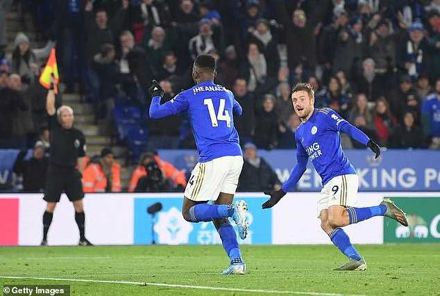 Kelechi Iheanacho scores against Everton