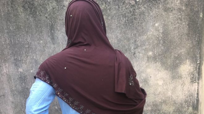 Islamic police arrest male cross-dresser