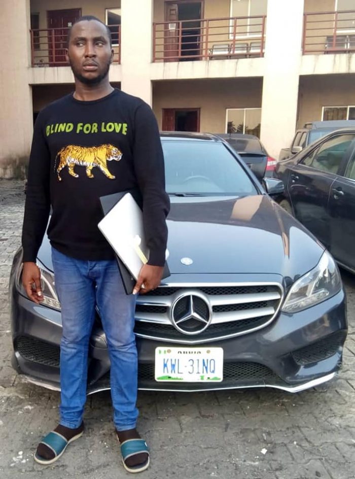 EFCC Arrests Yahoo Boys With Multi-million Naira Cars, Laptops & Expensive iPhones