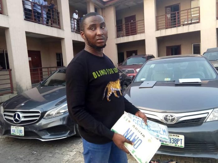 EFCC Arrests Yahoo Boys With Multi-million Naira Cars, Laptops & Expensive iPhones