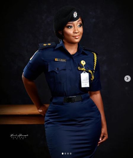 Stunning Nigerian female fire fighter shares lovely new photo