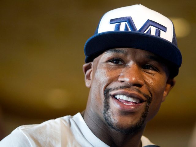 The Flamboyant Lifestyle of Floyd Mayweather - His Cars, Mansions & Diamonds