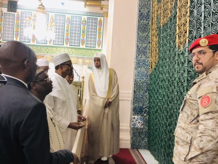 President Buhari Spotted Visiting Prophet Muhammad's Tomb In Saudi Arabia 