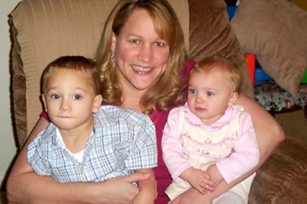 Tammy with her grandchildren Alexzander and Arianna when they were younger (Image: 9 News)