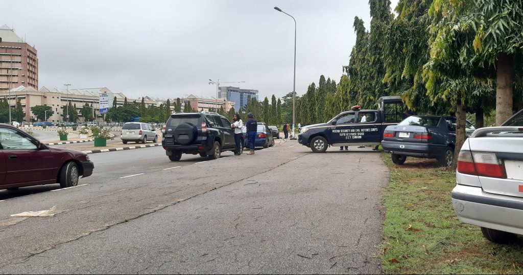 Buhari presents budget