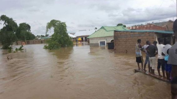 pupils drown in flood