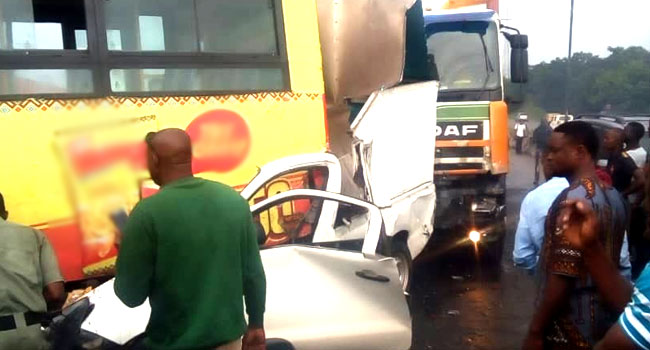 Lagos accident causes traffic