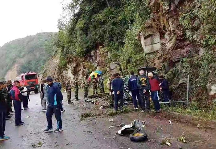 army helicopter crashes