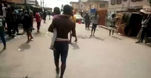 Lagos residents protest lockdown order due to hunger