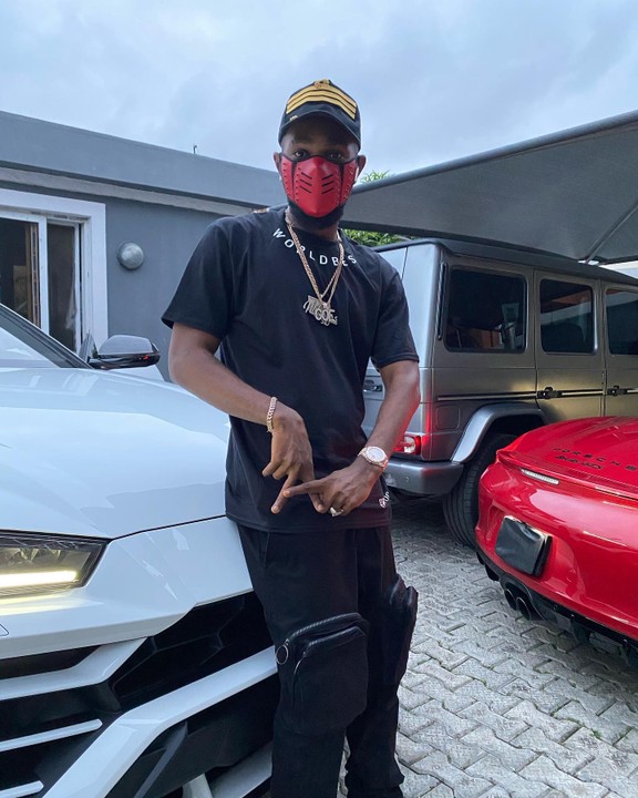 Patoranking shows off his new Lamborgini Urus 2020 car
