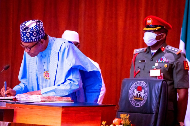 Yakubu Mamood sworn-in by President Buhari for a second term