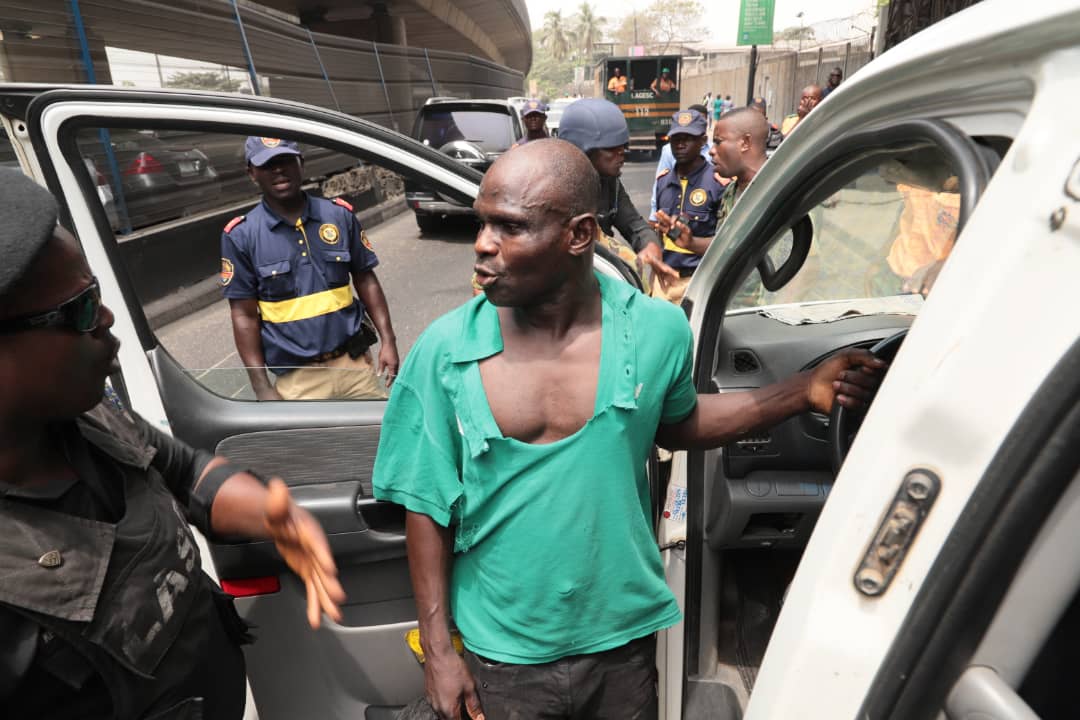 Soldier beatup Lagos state government officials