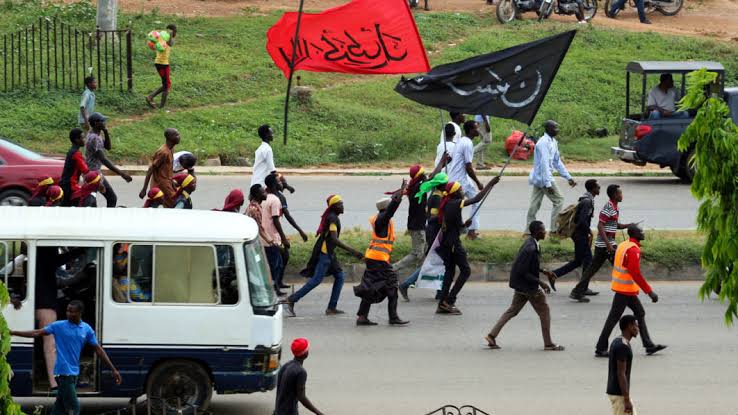 Shi'ites and police clash