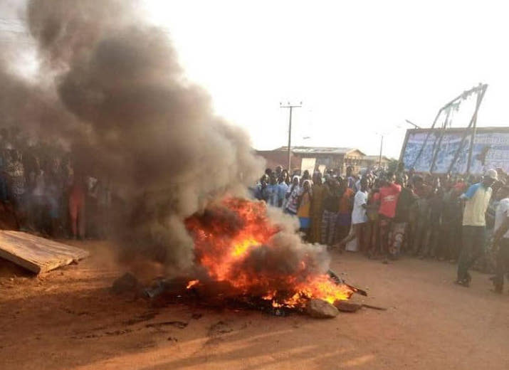 The armed robbers were burnt to death in Oyo state on Wednesday, July 29, 2020.