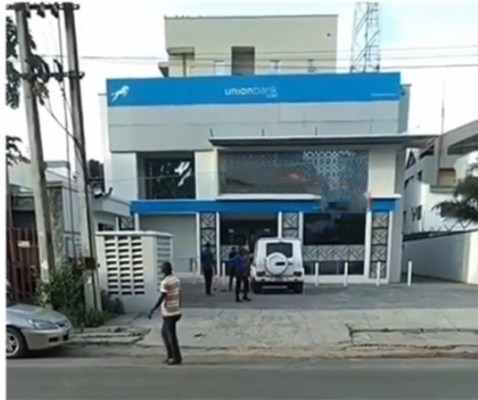 Hooker fighting with man