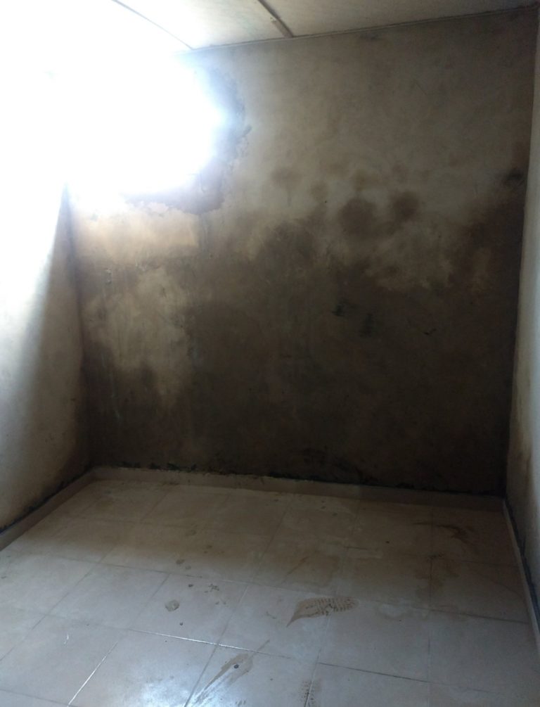 Man Shares Photos of the N250,000 Apartment He Found While House-hunting in Lagos (Photos)