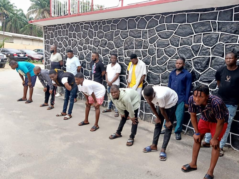 EFCC arrested suspected internet fraudsters