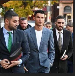 Ronaldo and bodyguards