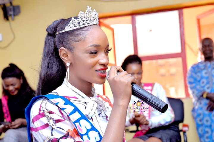 Alaafin Of Oyo Welcomes New Beauty Queen (Photos)