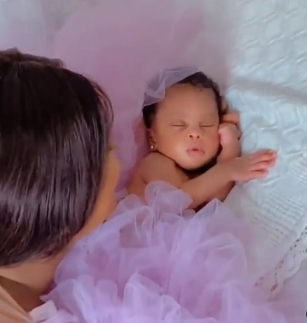 Etinosa shows off her baby