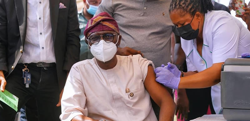 Photo Of Lagos Governor, Sanwo-Olu Publicly Receiving The COVID-19 Vaccine, As He Debunks Side Effects