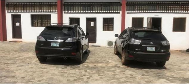 EFCC Arrests 10 Suspected Yahoo Boys In Enugu, Exotic Cars Recovered (Photo)
