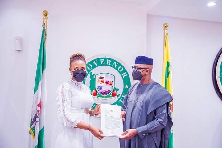 Governor and Dr. Joy