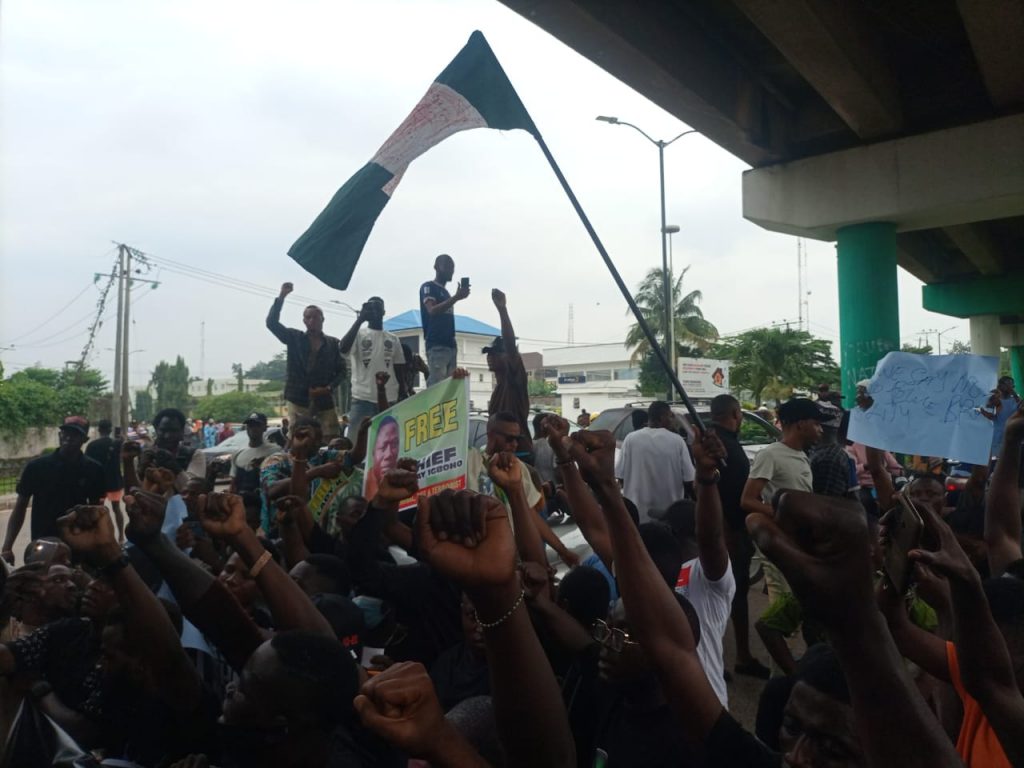 Oyo protesters defile police order