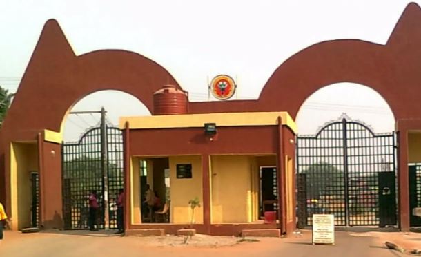 Auchi Poly