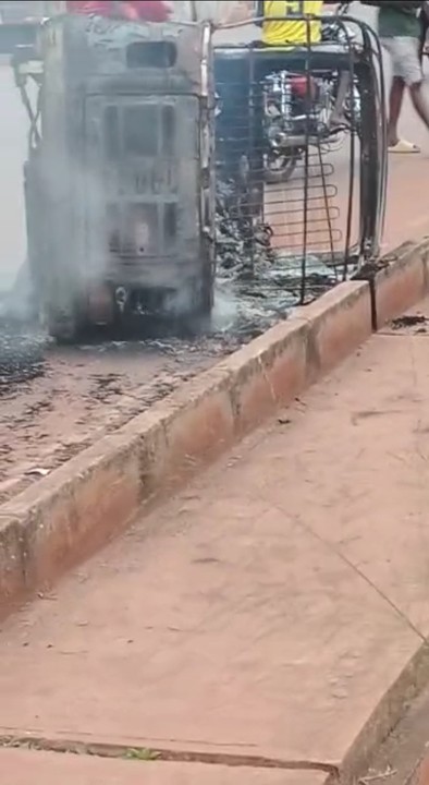 CmaTrends  Gunmen Burn Motorcycle, Tricycle In Nsukka « CmaTrends burnt1